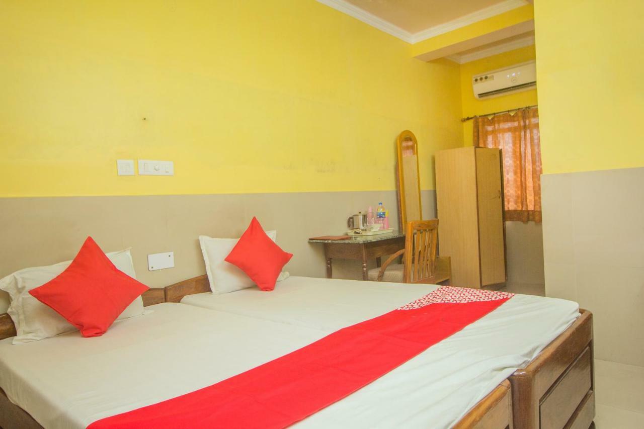 Oyo 44995 Royal Park Hotel Māldah Zewnętrze zdjęcie